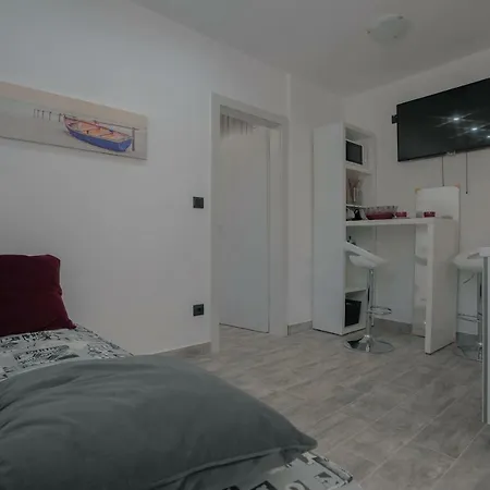 Brugi Apartamento *