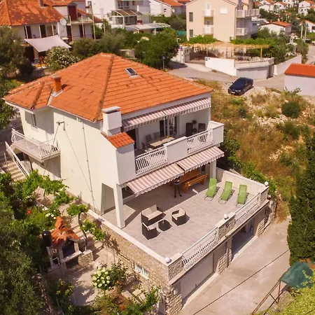 Brugi Apartamento *