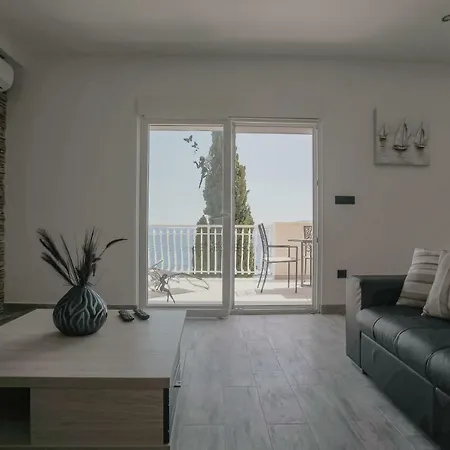 Brugi Apartamento *